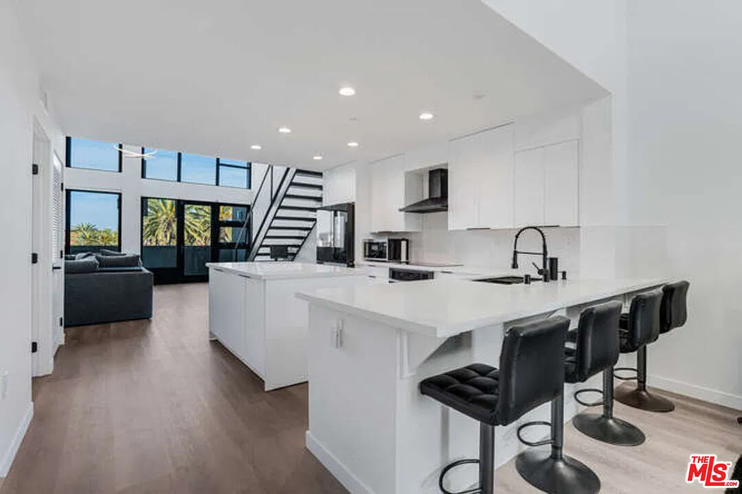 2 bed, 2.0 bath, 1720 sqft, $7,195 — Photo 1