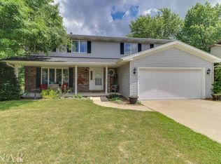 208 Wildflower Pl, Bloomington, IL 61704
