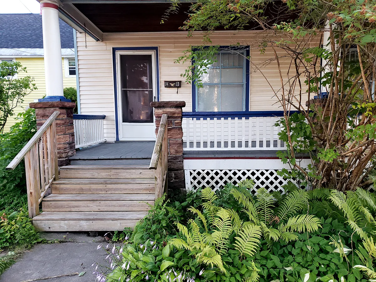 Building Photo - 12 Platt St #B