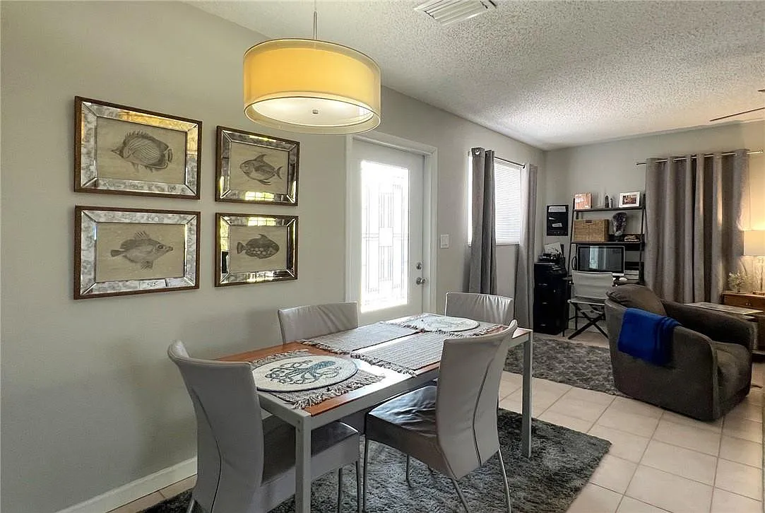 2 bed, 2.0 bath, 938 sqft, $2,250 — Photo 4