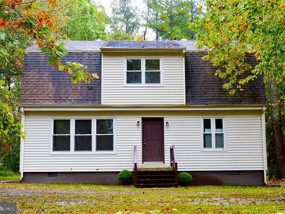 1st image of 615 Lake Caroline Dr