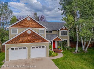 606 Surrey Rd, Carbondale, CO 81623