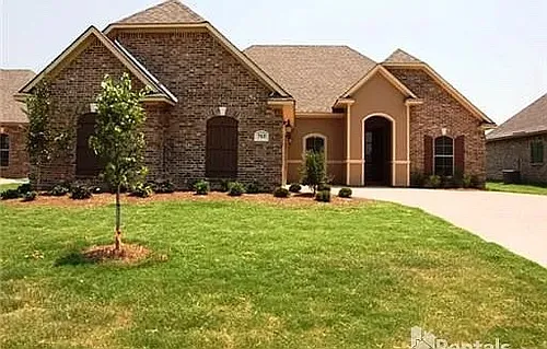 713 Saint Martin Ln Photo 1