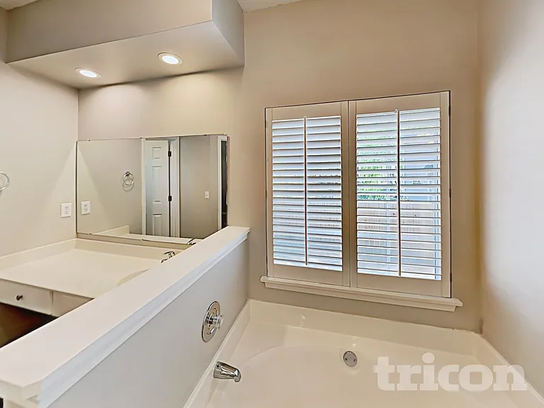 110 Fawnhill Ct — Photo 16