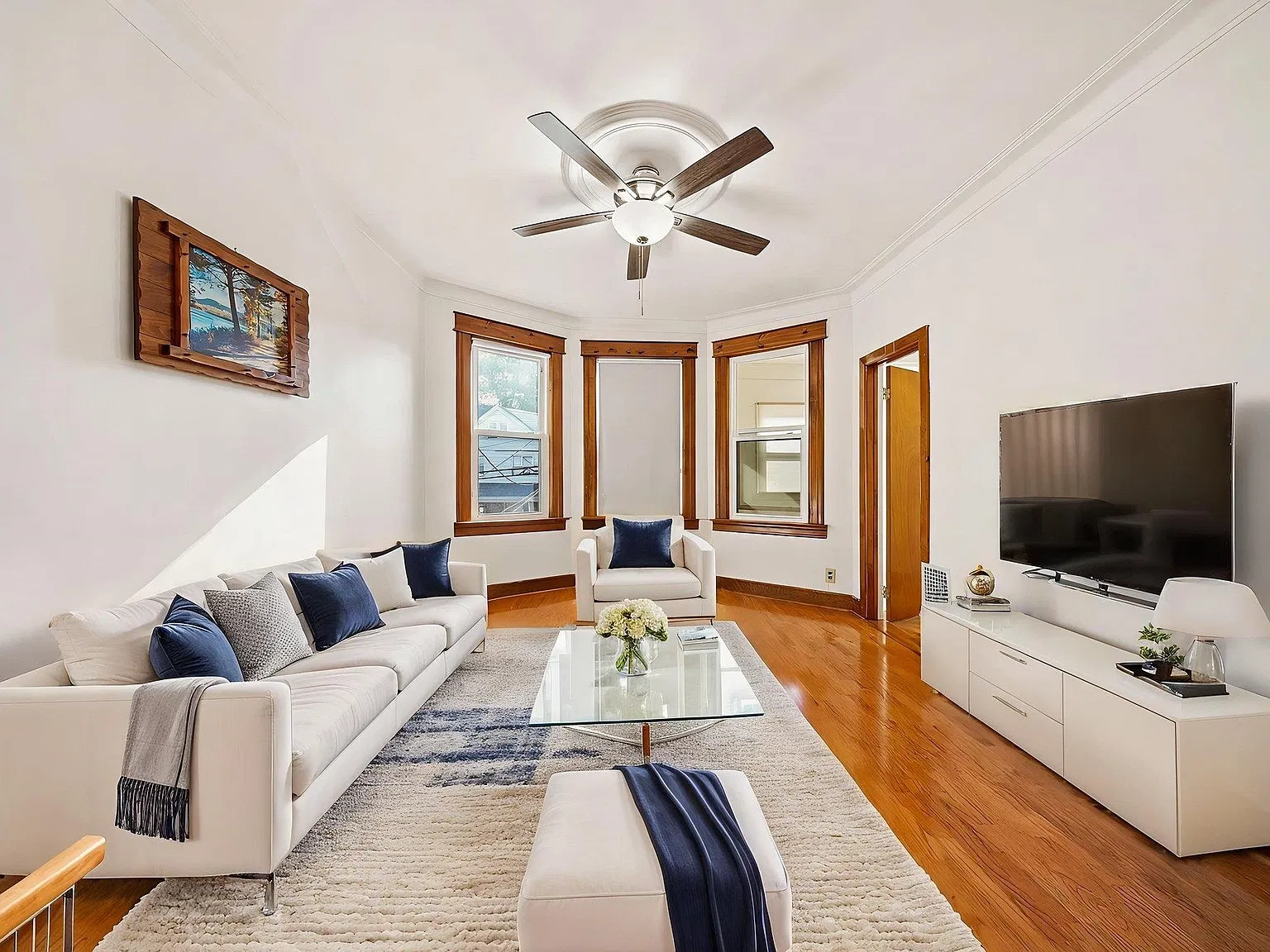 4 bed, 1.0 bath, $2,850 — Photo 2