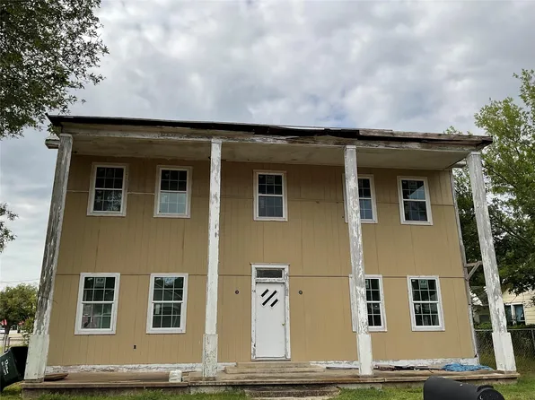 515 E French St, Cuero, TX 77954