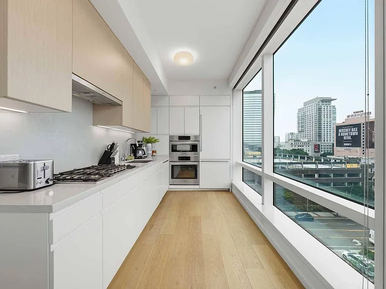 877 Francisco St #728 — Photo 12