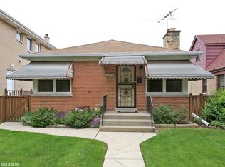 5050 Chase Ave, Skokie, IL 60077