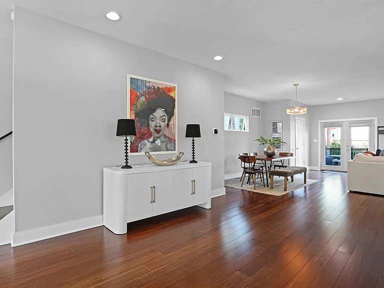 4333 Delmar Blvd — Photo 10