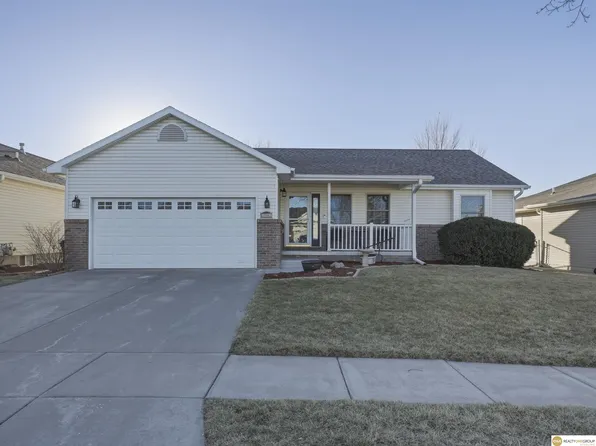 1941 SW 34th St, Lincoln, NE 68522