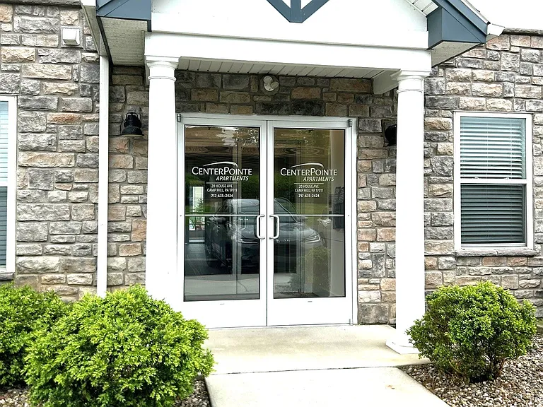 CenterPointe Apartments — Photo 17
