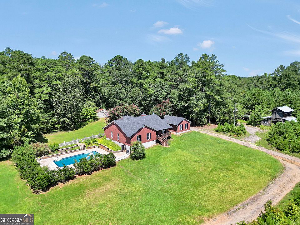 1st image of 390 Burg Rd
