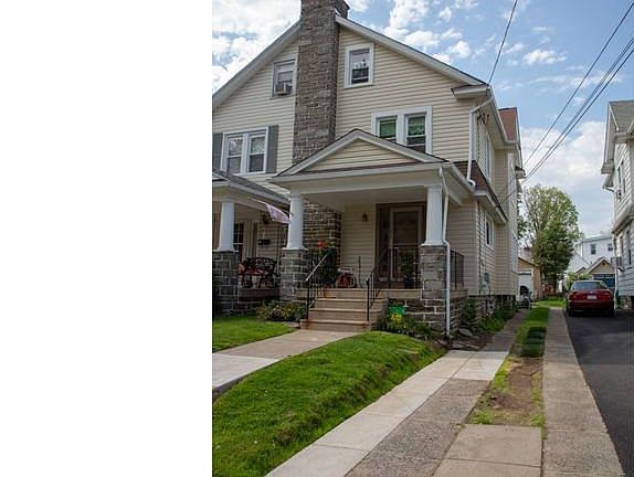 2nd image of 130 E Marthart Ave