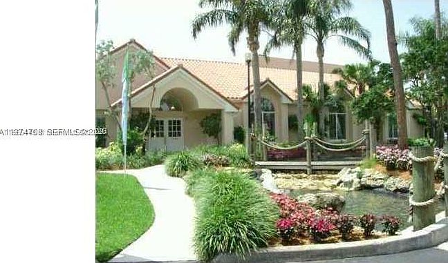 3390 Pinewalk Dr N APT 1038
