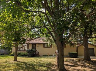 2770 N Osage Dr, Bourbonnais, IL 60914