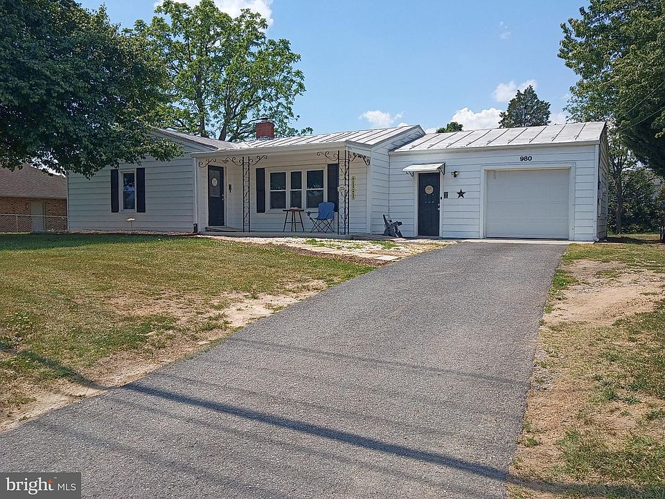 1st image of 980 Greenwood Rd