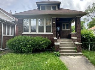 8042 S Bennett Ave, Chicago, IL 60617