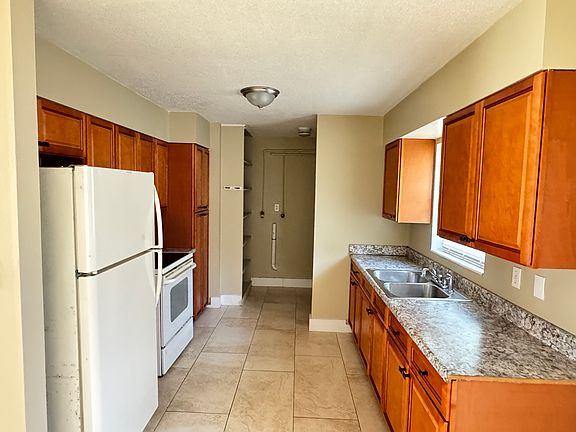 5th image of 114 E Avenue A #114