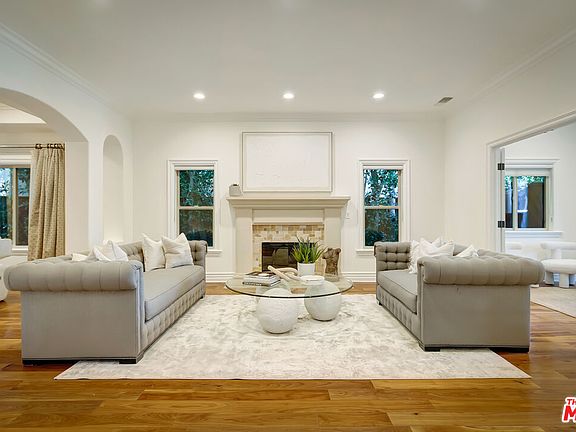 3rd image of 4169 Greenbush Ave