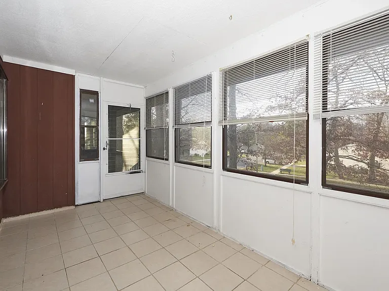 117 Amberly Dr #D — Photo 2