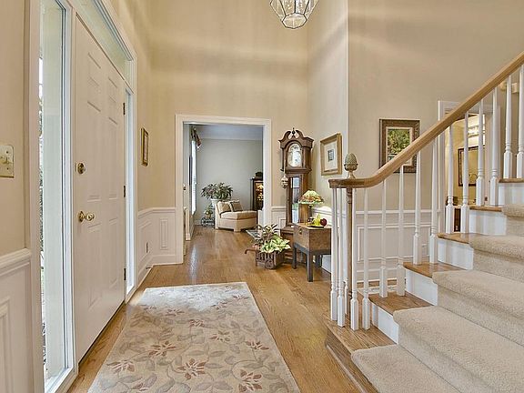 2nd image of 1005 Castlerock Ct
