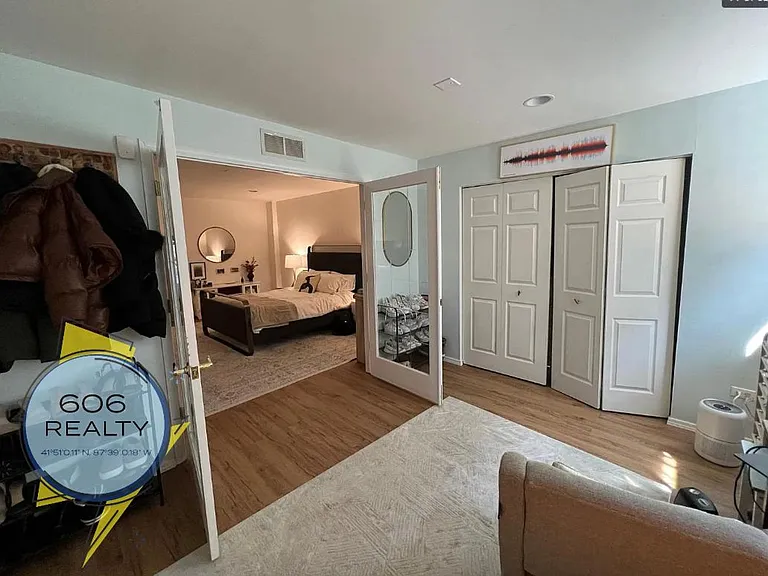 220 W Scott St #G — Photo 18