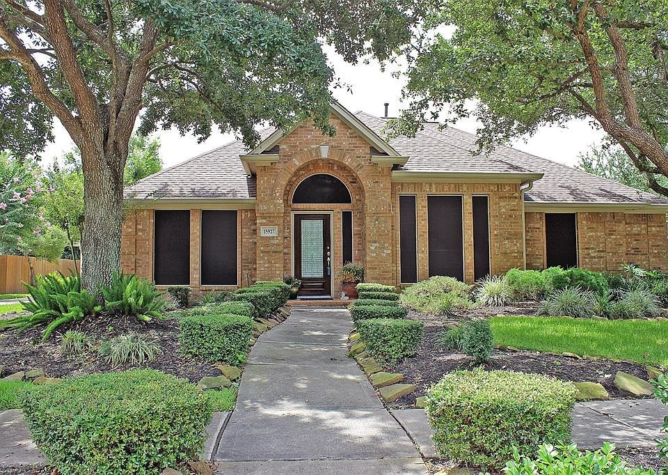 1st image of 15927 Aberdeen Trails Dr