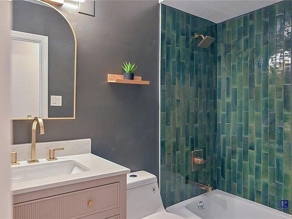 4th image of 2362 E 13th St APT 2C