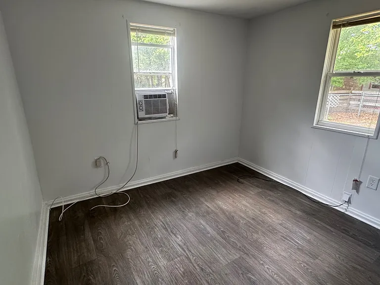 1203 Larry St — Photo 15