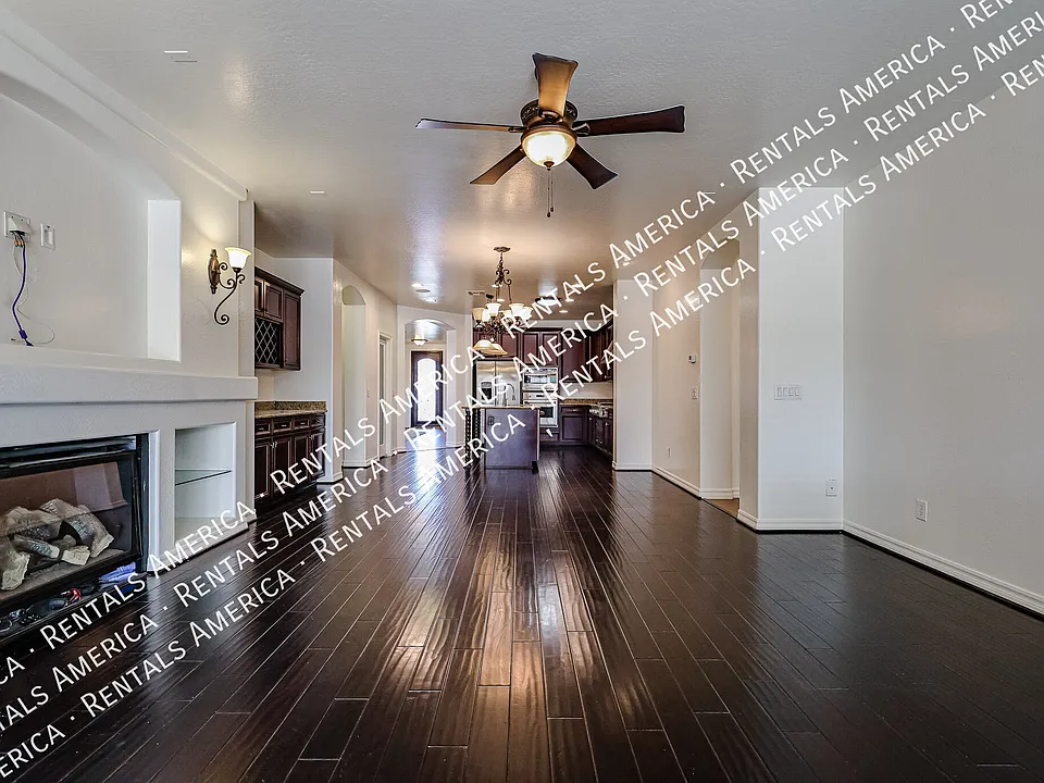 613 W San Carlos Way
