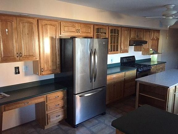 3rd image of 141 E Walnut St