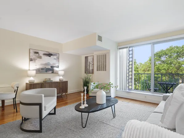 800 4th St SW APT S421, Washington, DC 20024