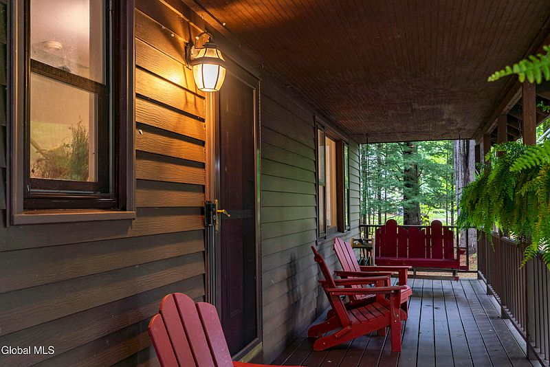 4th image of 28 Hyspot Road