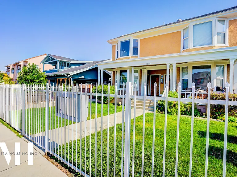 Leighton Place Apartments