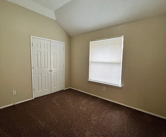 2213 Creek Royal Dr — Photo 6