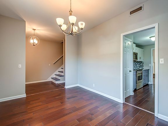 5th image of 3267 Priest Woods Dr