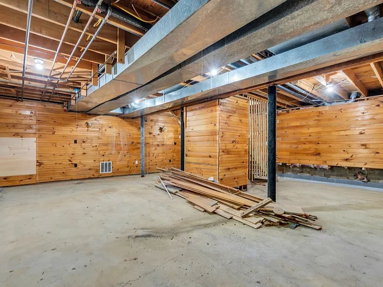 633 Eltone Rd — Photo 44