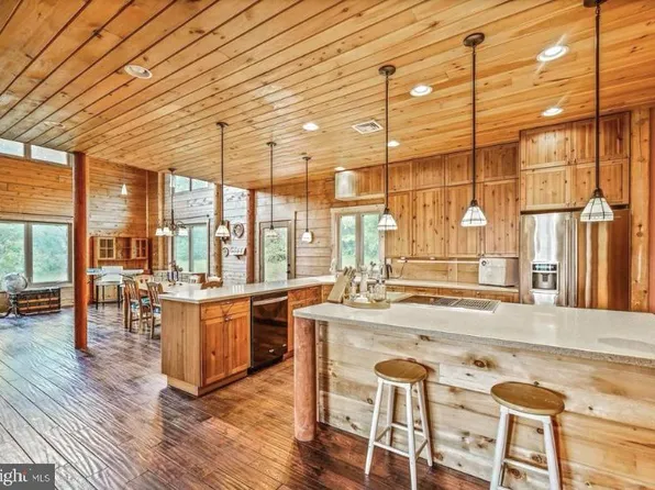 107 Baker Rd, West Brandywine, PA 19320