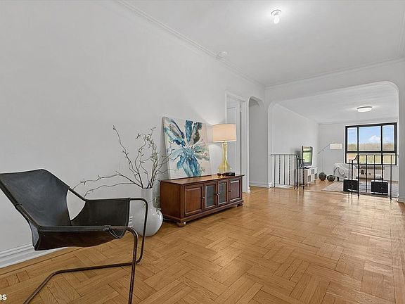2nd image of 4445 Post Rd APT 7D