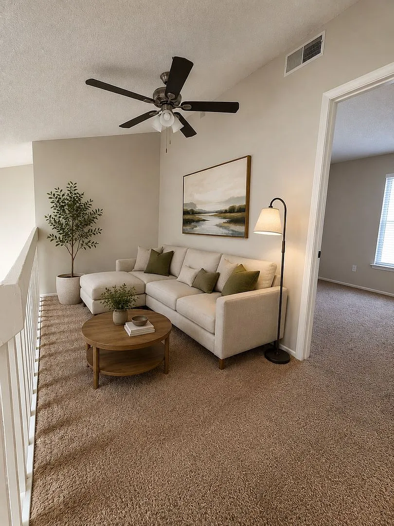 Beautifully Renovated 2-Bedroom Orlando Home with Loft & Spacious Yard! — Photo 4