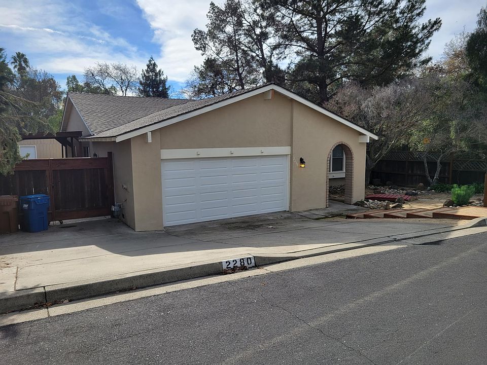 1st image of 2280 Yellowstone Dr