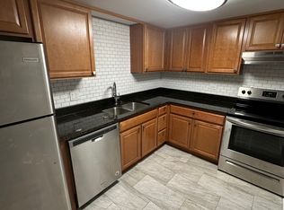 552 N Quentin Rd #102, Palatine, IL 60067