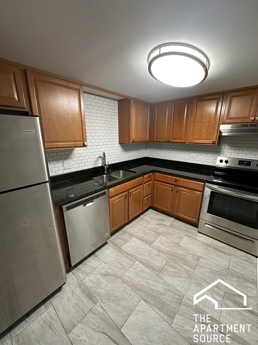 552 N Quentin Rd #102 photo 1