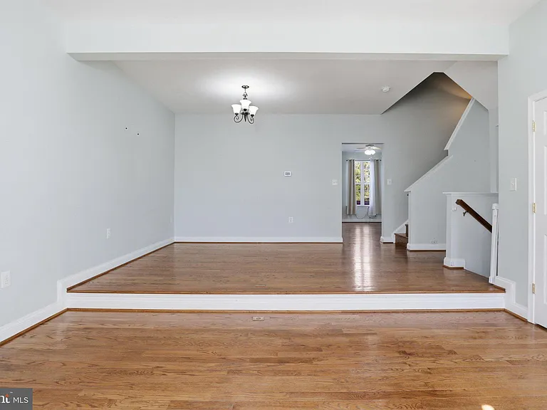 915 Buttonwood Ter NE — Photo 8