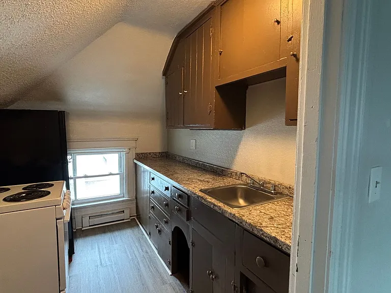 46 Walnut St — Photo 3