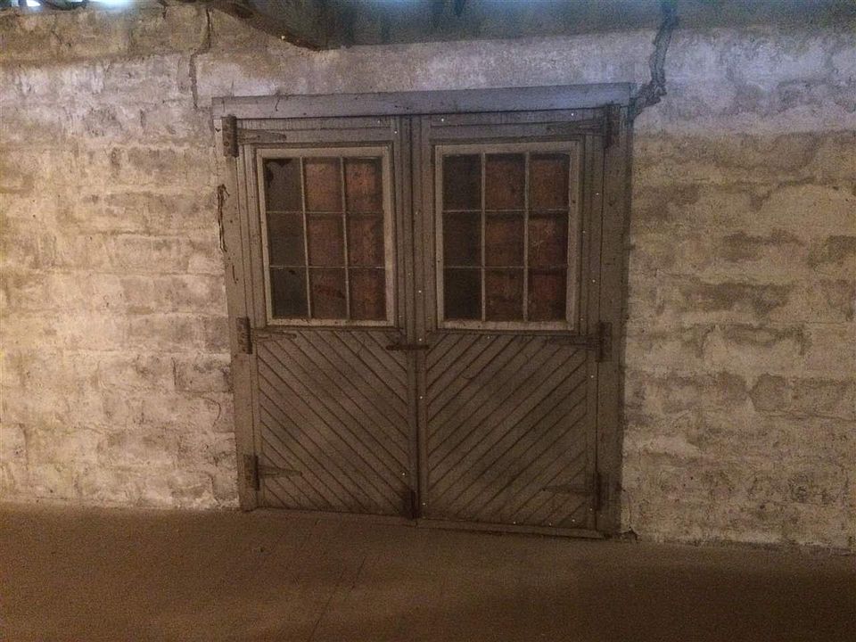 2nd image of 10 Pleasant St