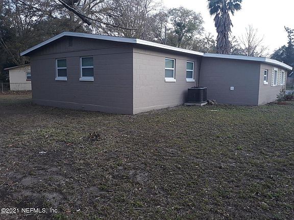 4th image of 7069 Jacqueline Ct