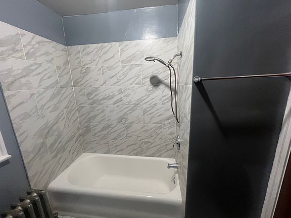 5th image of 1821 Gunderson Ave APT 2