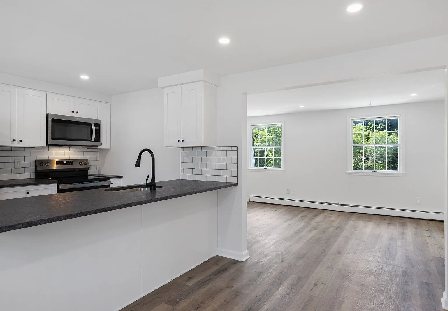 1 bed, 1.0 bath, 1000 sqft, $1,475 — Photo 2