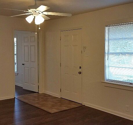 4th image of 124 E Marguerita Dr